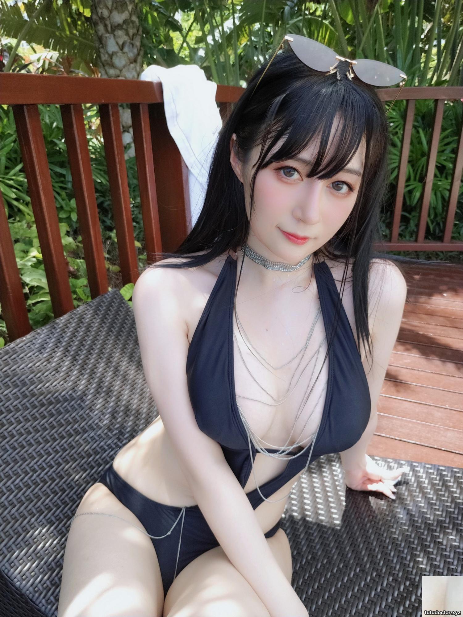 Silver 81 Breastless Vest + Sexy Swimsuit The perspective of the · photo 37 of 53