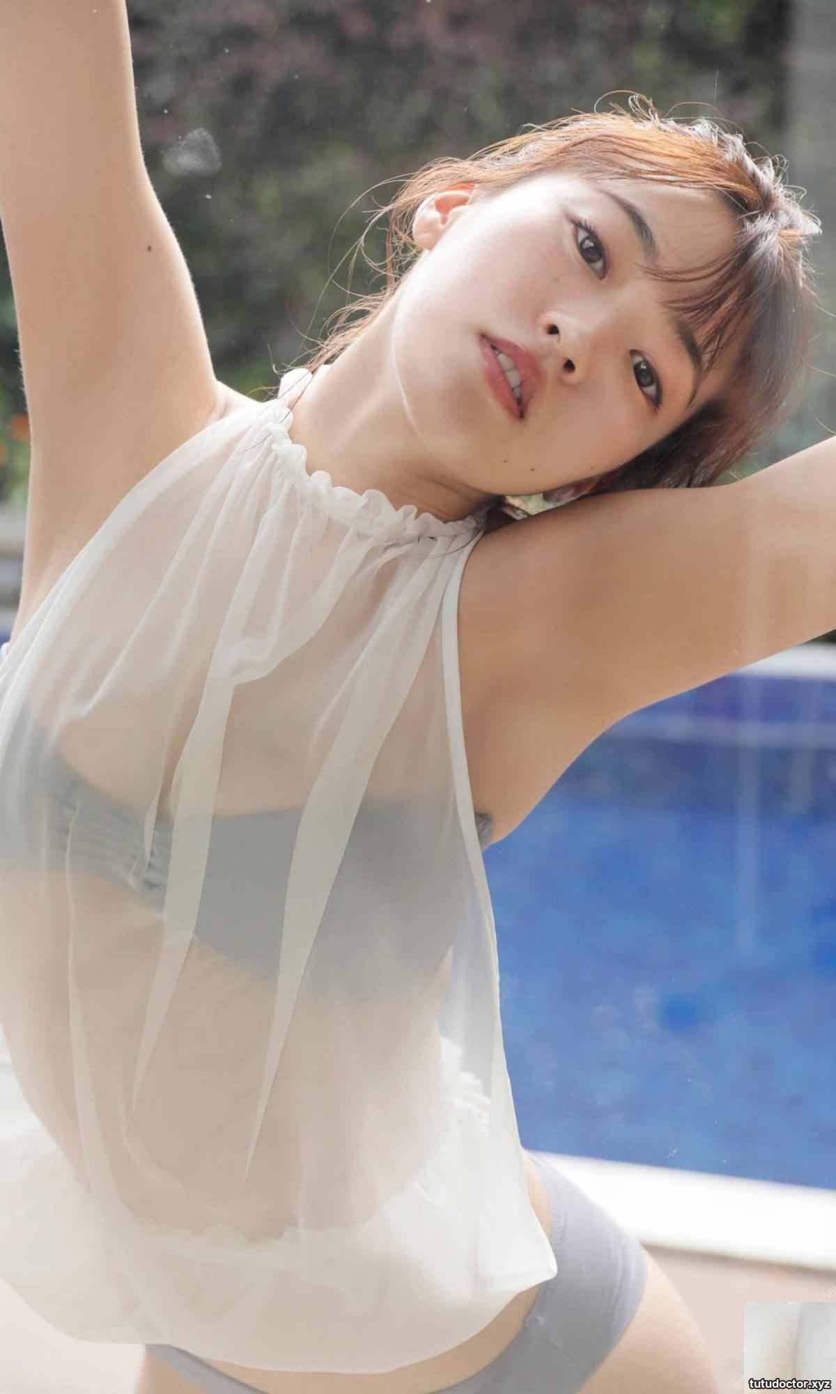 The bikini fabric is too little and cant cover it at all… I love · photo 3 of 32