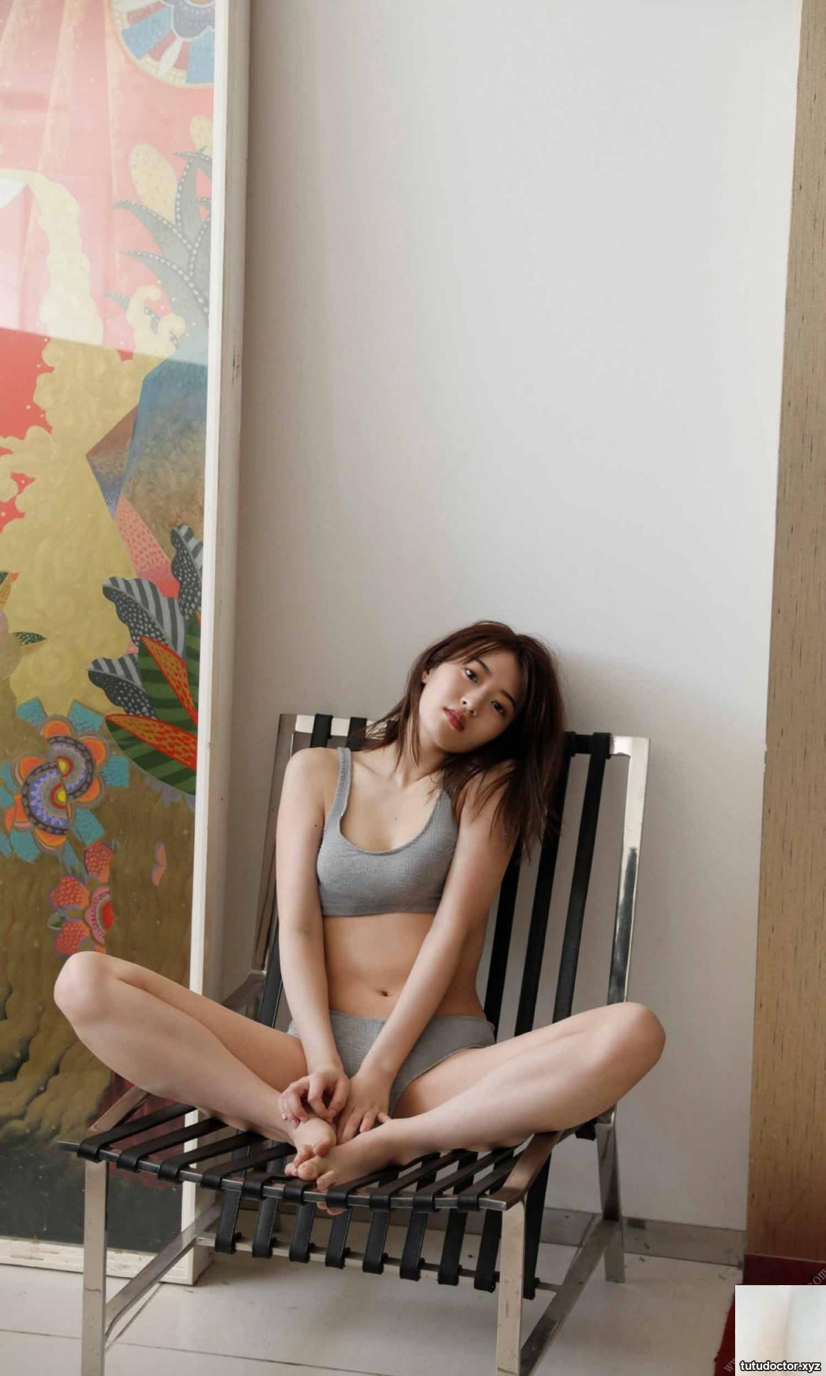 The bikini fabric is too little and cant cover it at all… I love · photo 13 of 32