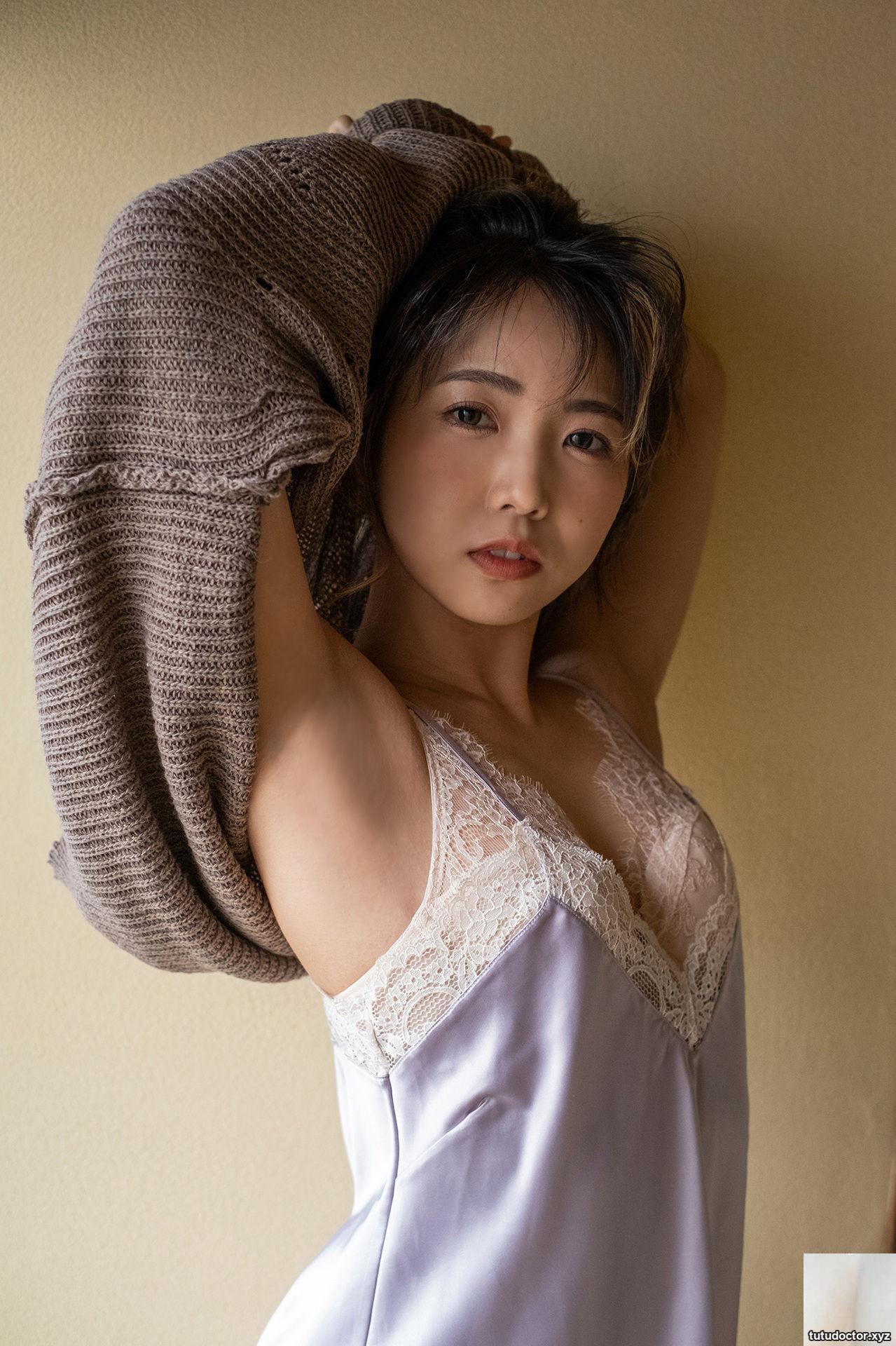 Her fair and tender skin is so hot and attractive! Thin and · photo 6 of 22