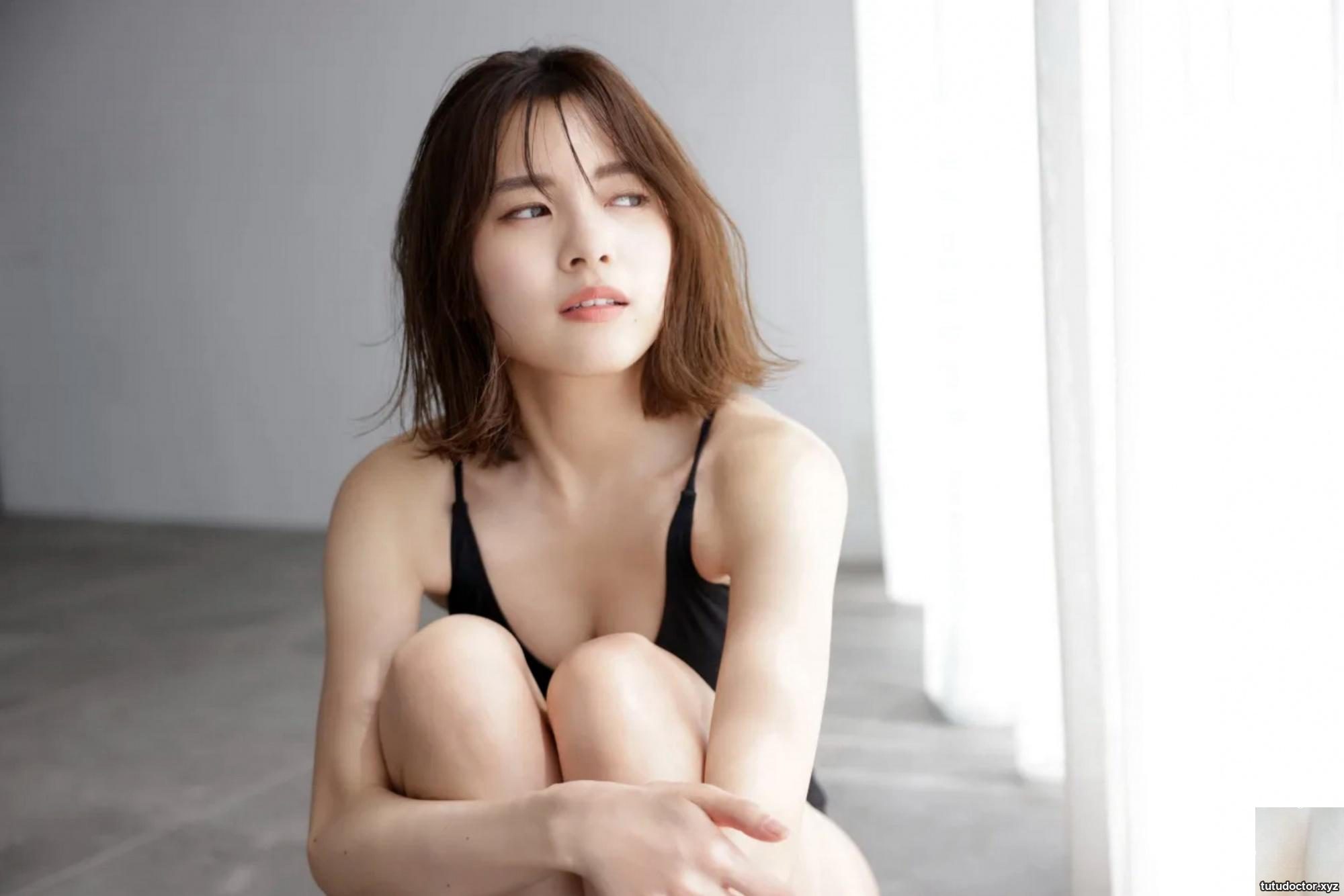 This is Yume Shinjos 100 Completely Unreleased Cuts & Movies · photo 54 of 93