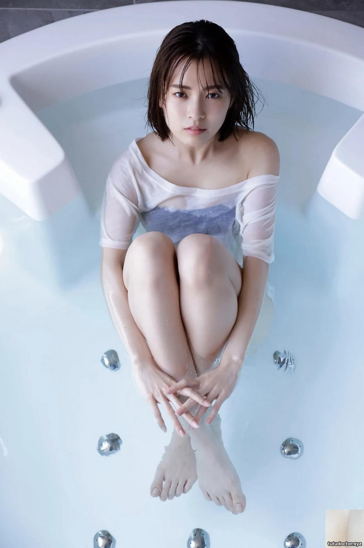 This is Yume Shinjos 100 Completely Unreleased Cuts & Movies · photo 80 of 93