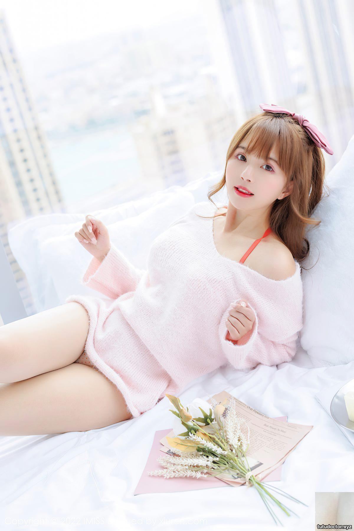 Young model Zhang Siyuns selected photo set 3 · photo 23 of 43