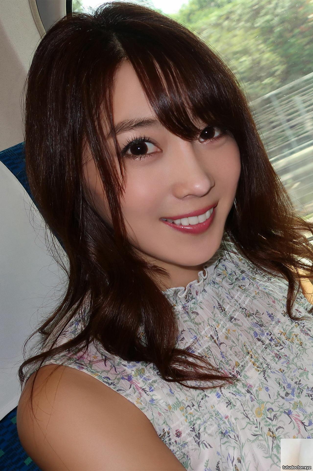 Tomomi Morisaki- Secret hot spring meeting Day.1 (62P)