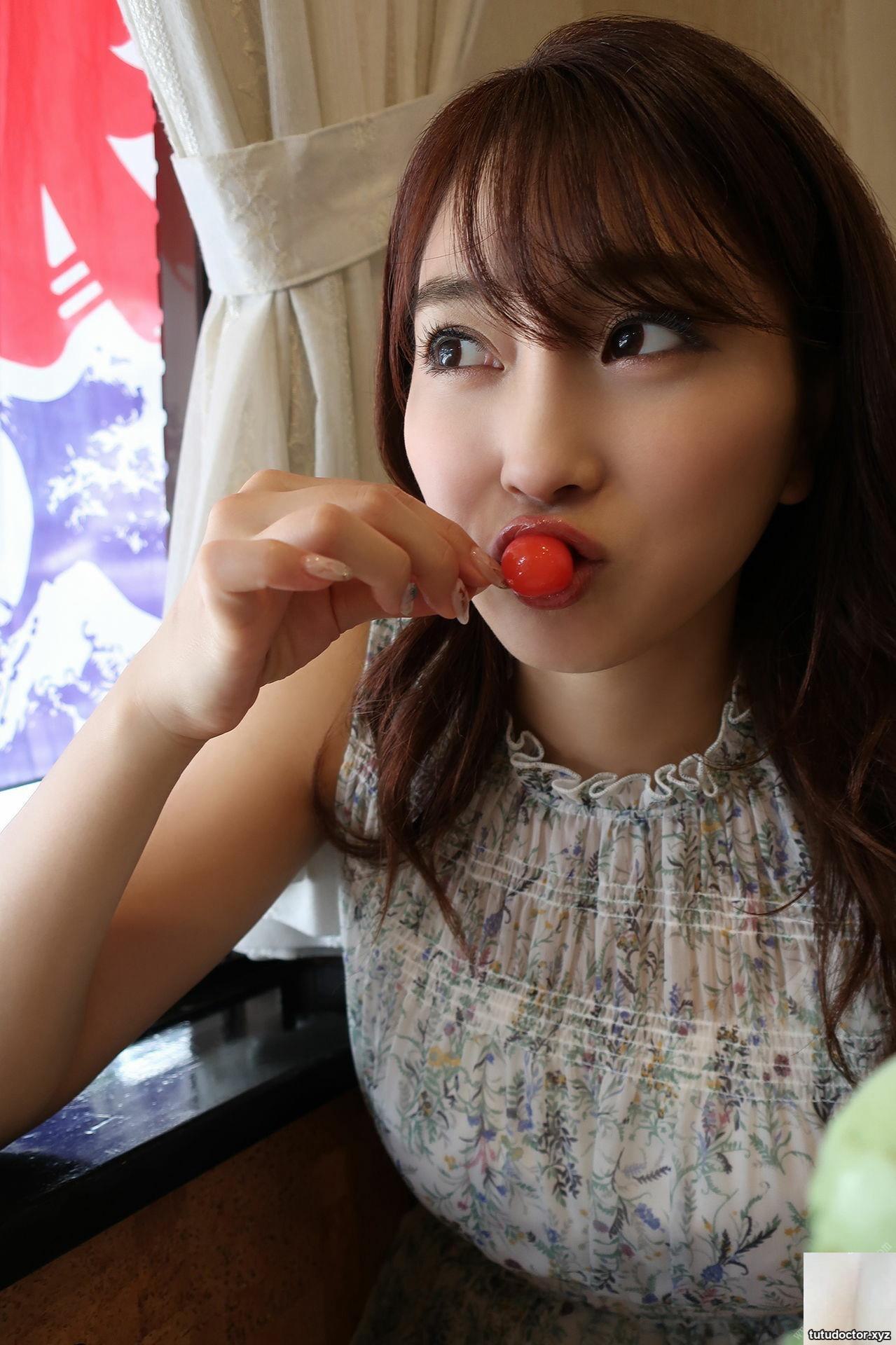 Tomomi Morisaki- Secret hot spring meeting Day.1 · photo 6 of 59