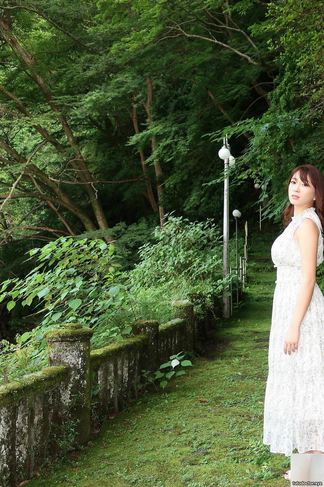 Tomomi Morisaki- Secret hot spring meeting Day.1 · photo 19 of 59