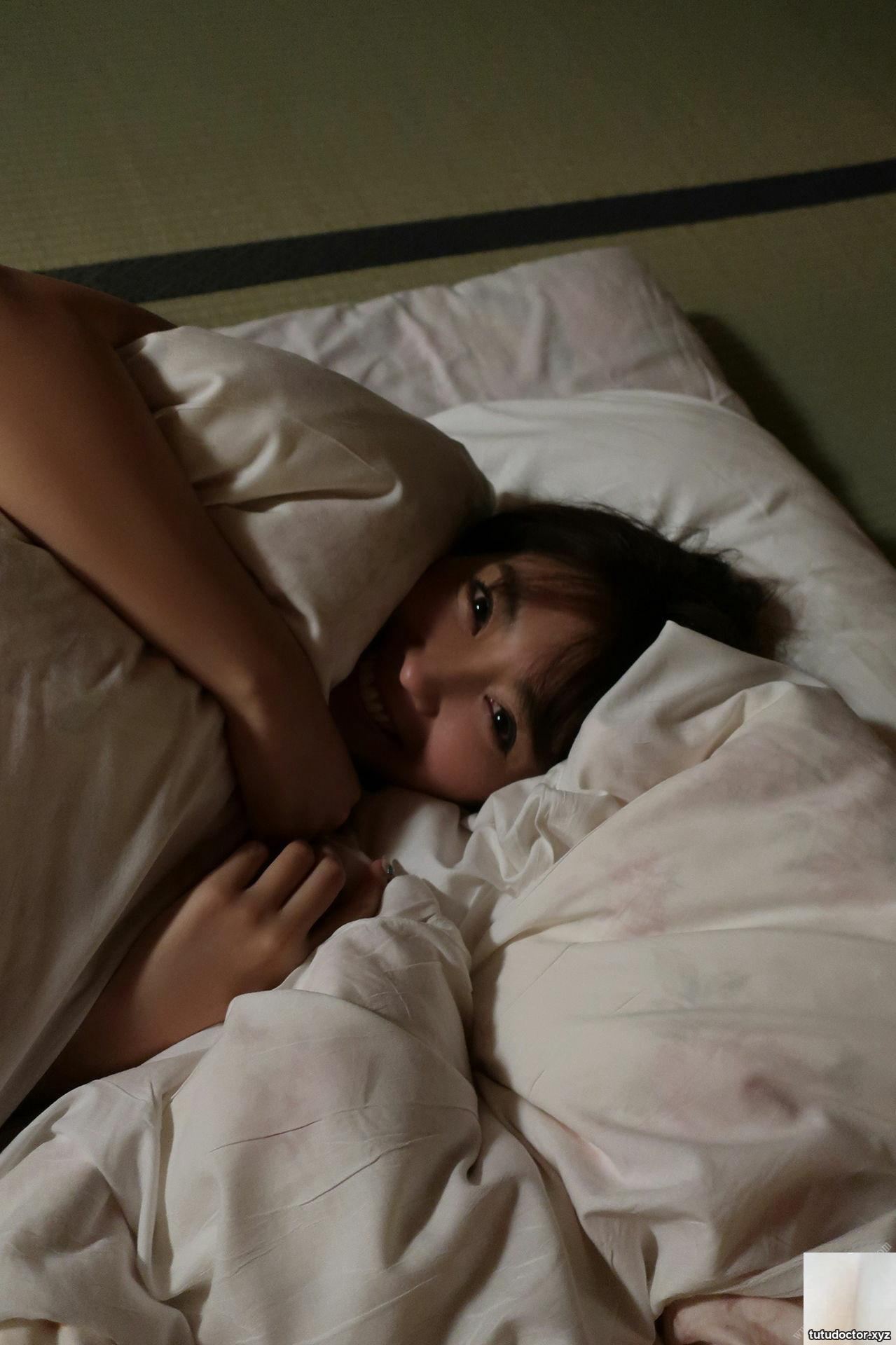 Tomomi Morisaki- Secret hot spring meeting Day.1 · photo 55 of 59