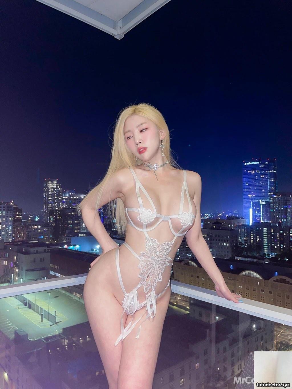 Yebin In LA · photo 55 of 63