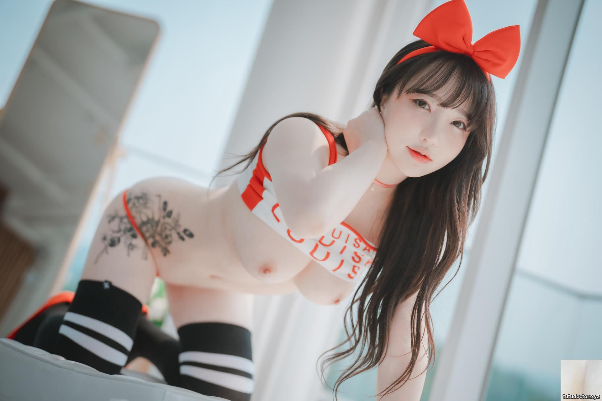 Korean girls extremely attractive figure is unbearable · photo 12 of 70