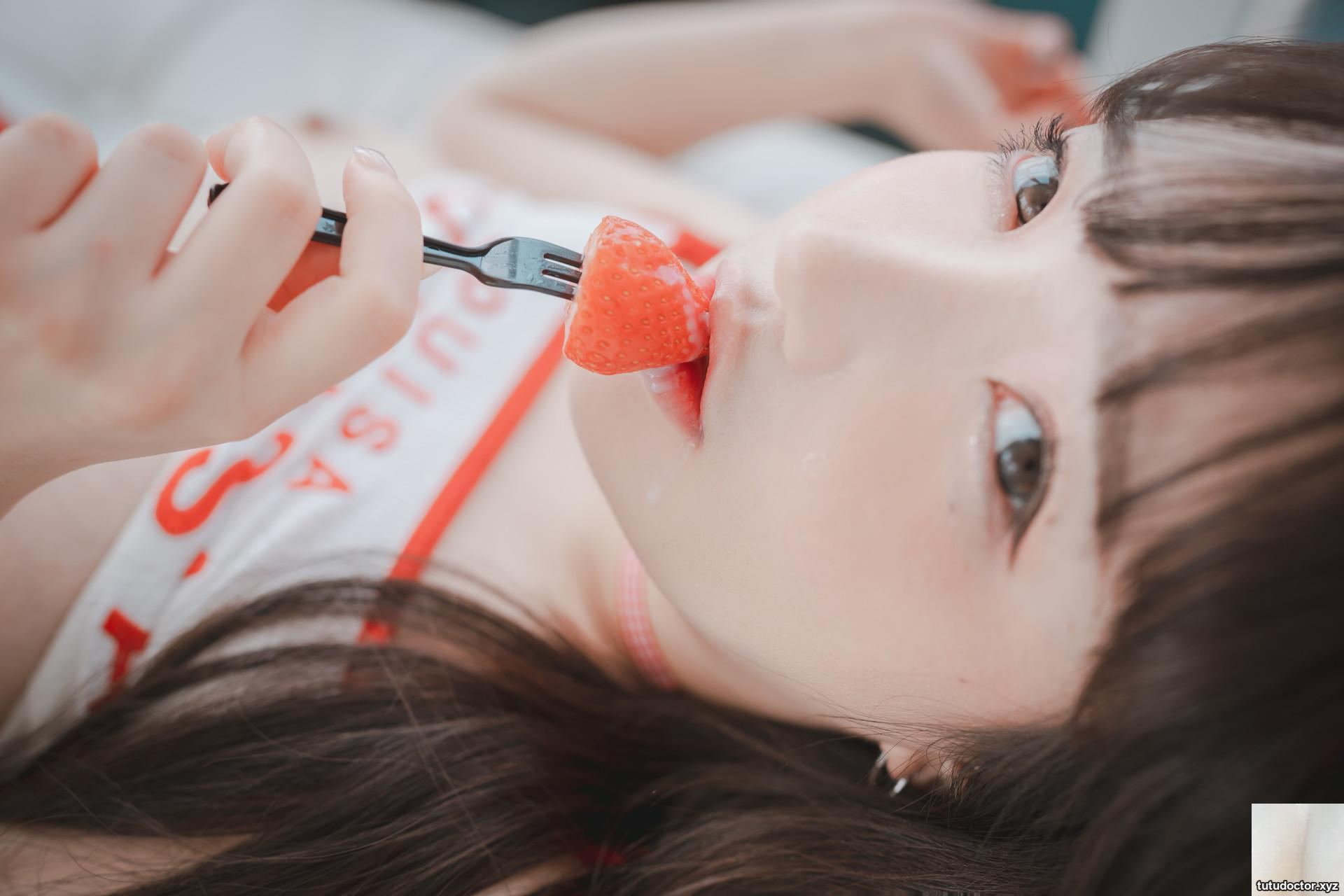Korean girls extremely attractive figure is unbearable · photo 49 of 70