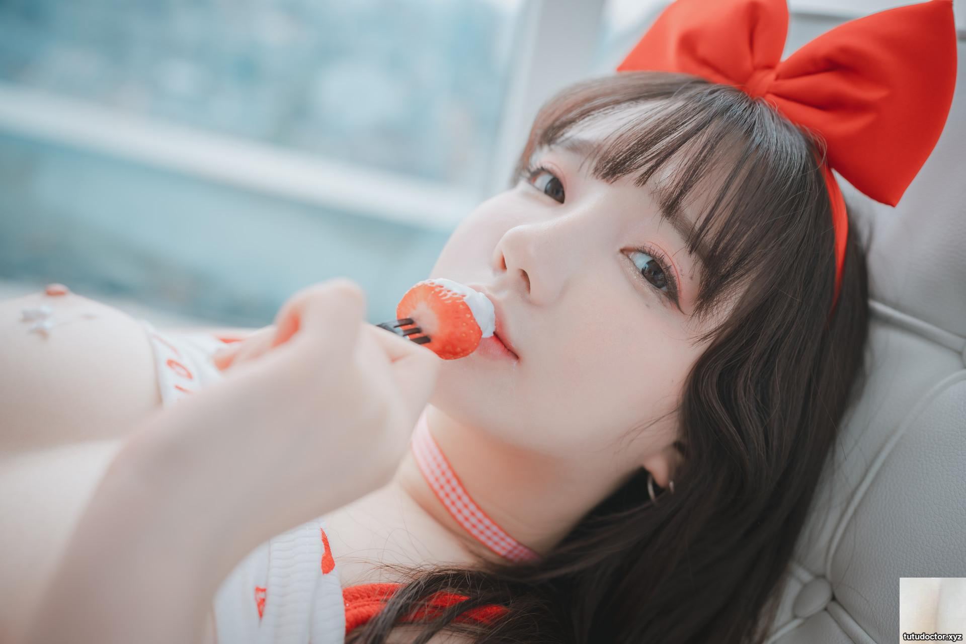 Korean girls extremely attractive figure is unbearable · photo 67 of 70