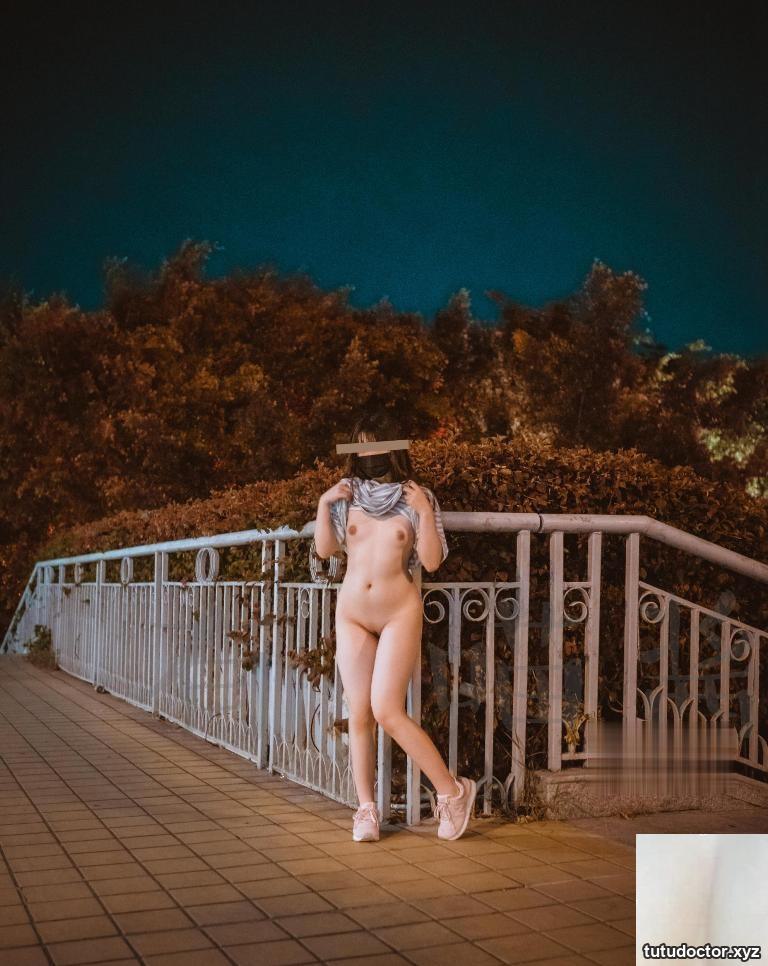 Youmiaojiang – exposed outdoors at night · photo 53 of 92