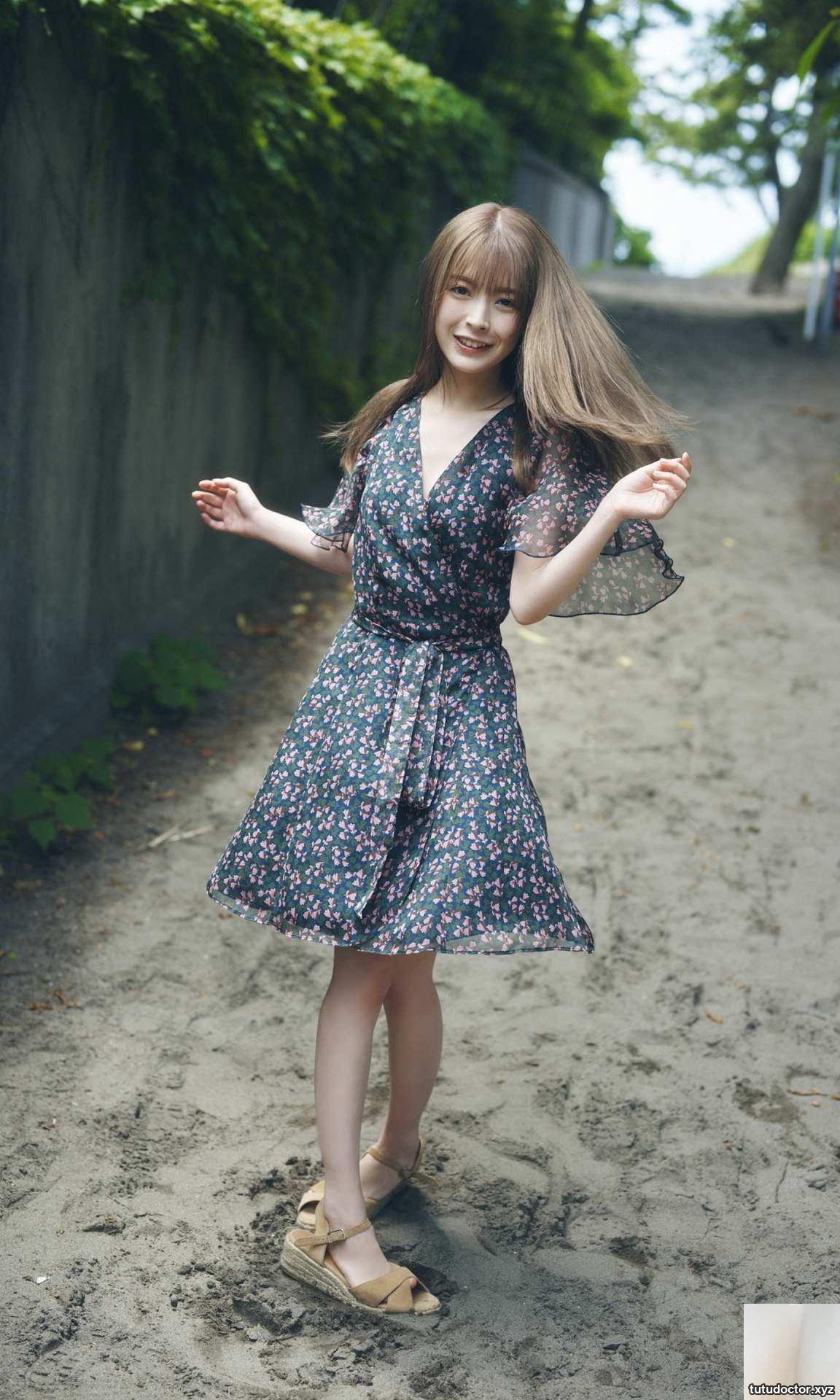 Kimura Hazuki Photo Collection “Little Devil Honey” (55P)