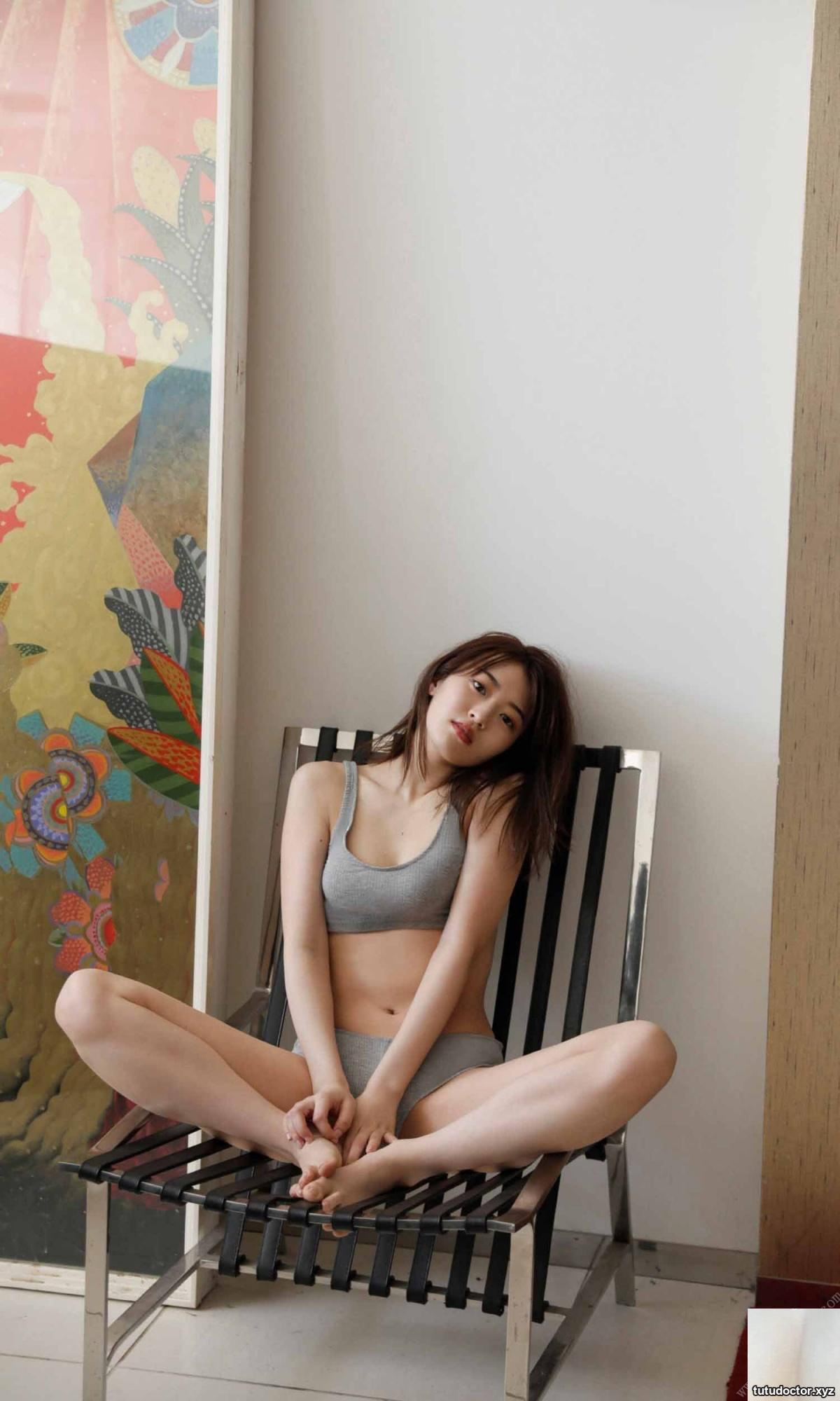 The bikini fabric is too little and cant cover it at all… I love · photo 13 of 32