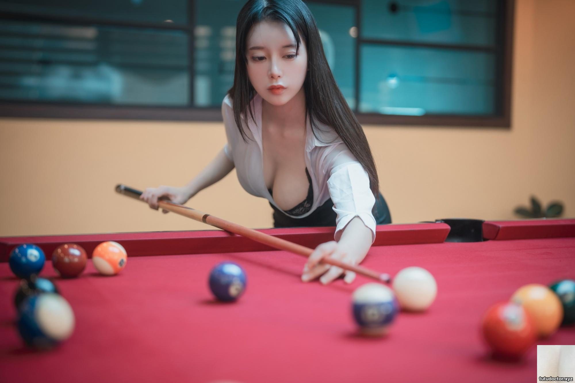 ZziZzi – Billiards Girl Office Look · photo 22 of 47