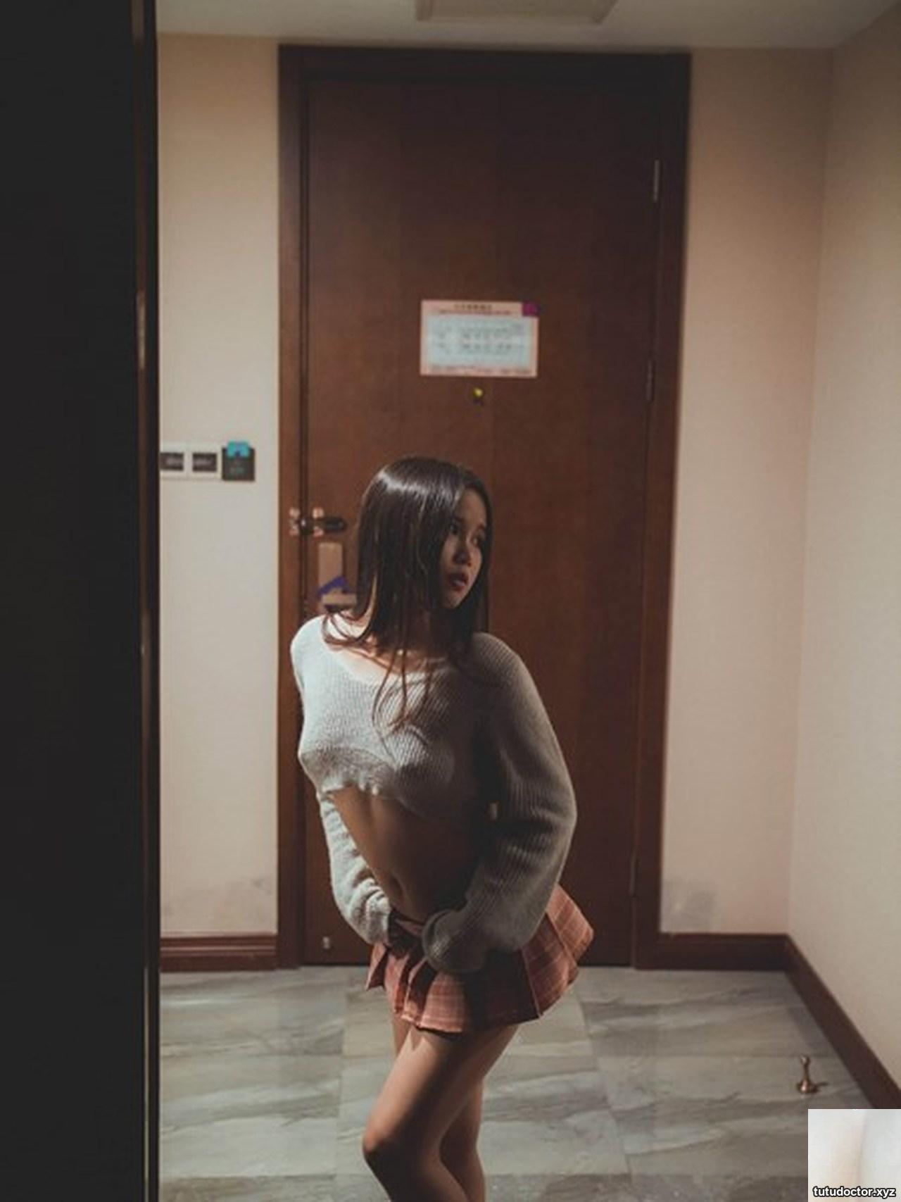 YUZUKI – Exposed Daily Life 2 · photo 34 of 43