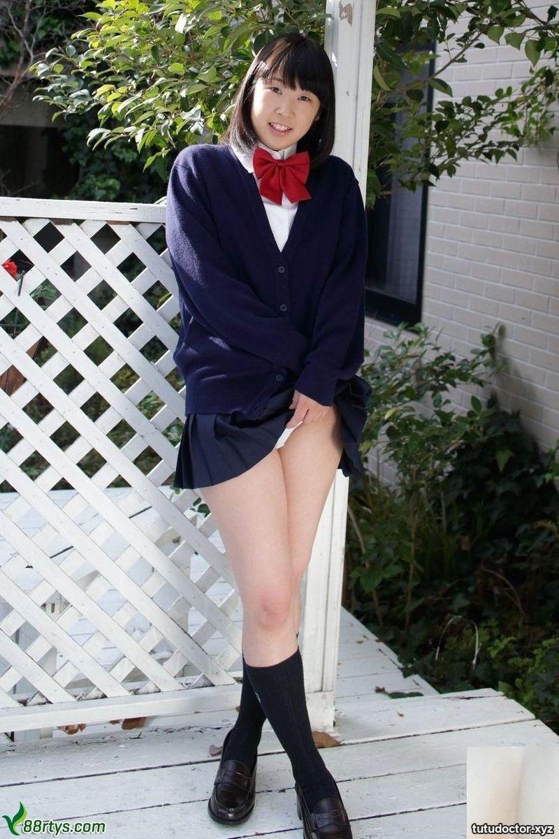 Japanese beauty Aikawa Igawa’s bold body photo album in student clothes (70P)
