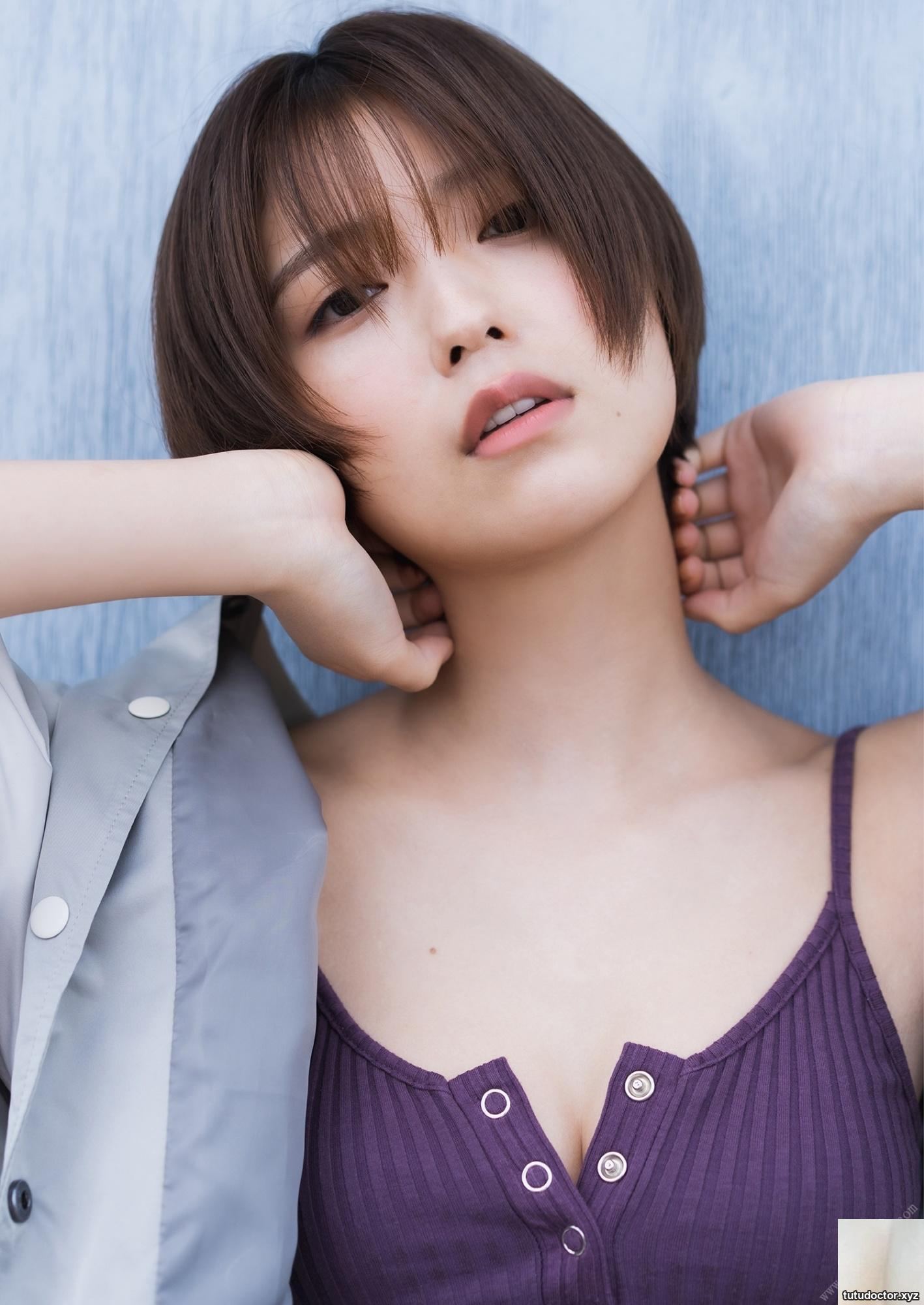 Mio Kudo – Photo collection My back hair is not pulled back · photo 3 of 11