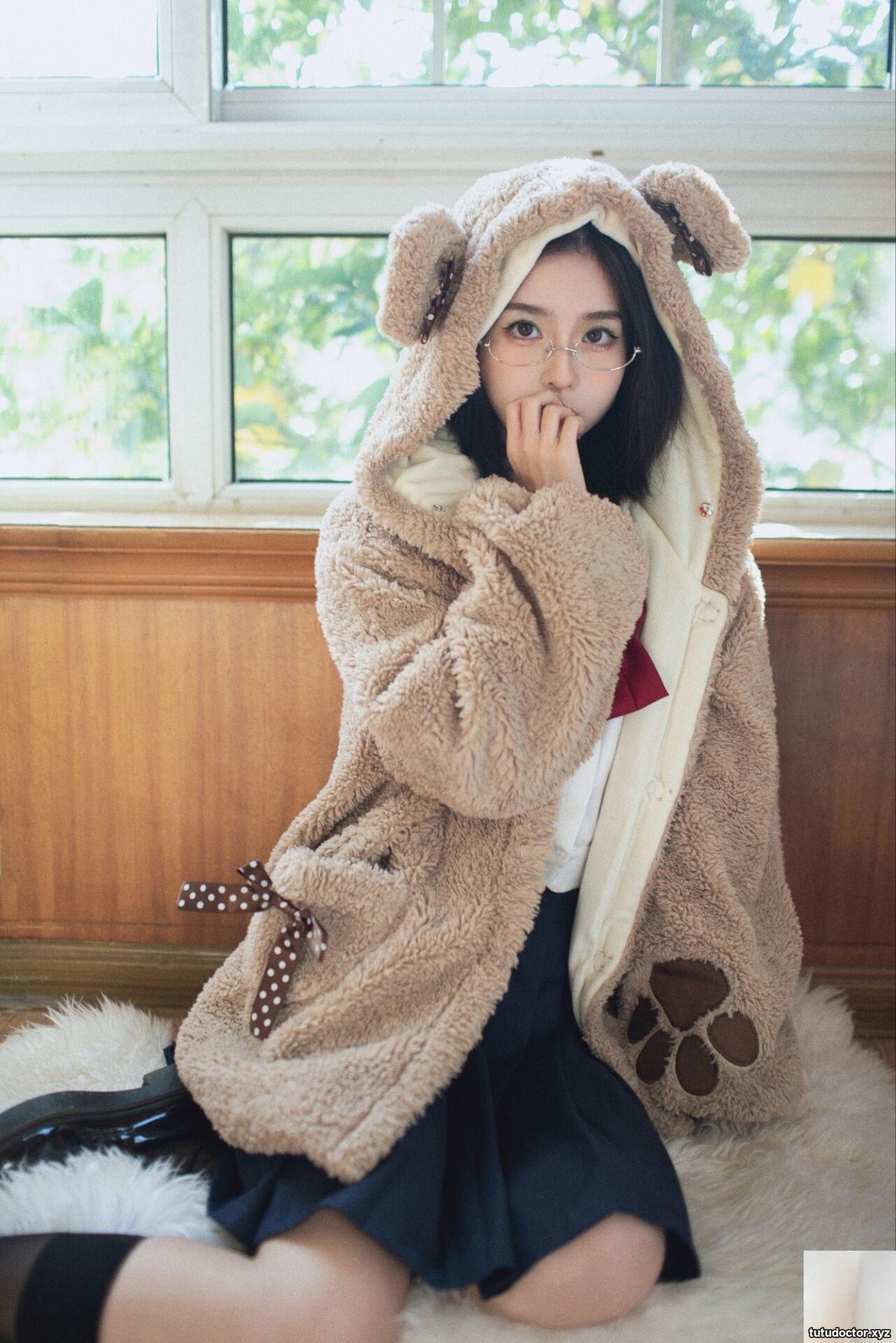 (Online collection) Welfare Girl-Lao Xiaobai School Uniform College Student Bear College Student (43P)