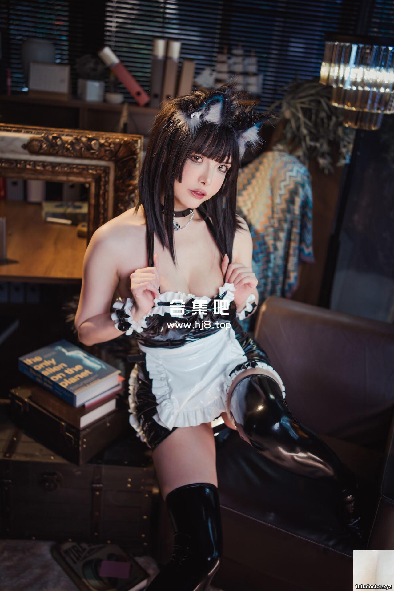 Autumn and Corgi – Catmaid (51P)