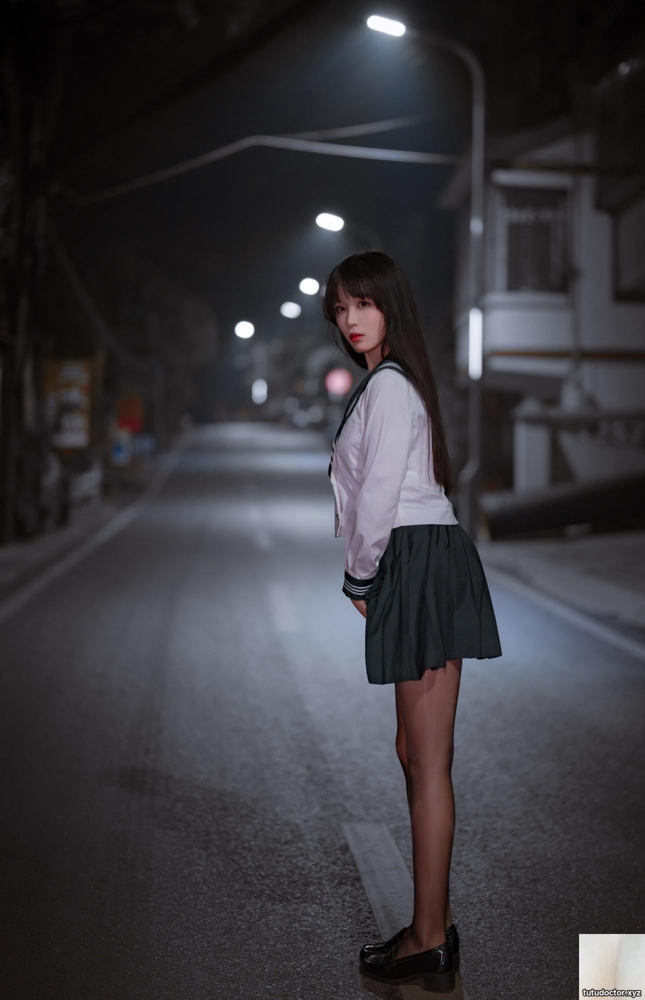 Senior Sister Xuan Xiao – NO.041 Cute girl on the road (57P