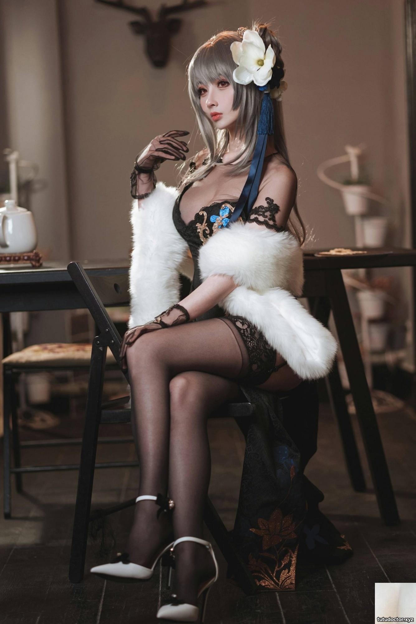 (Online collection) Welfare girl Liang Liangzi’s “The Gorgeous Dutyman” VIP Exclusive (30P)