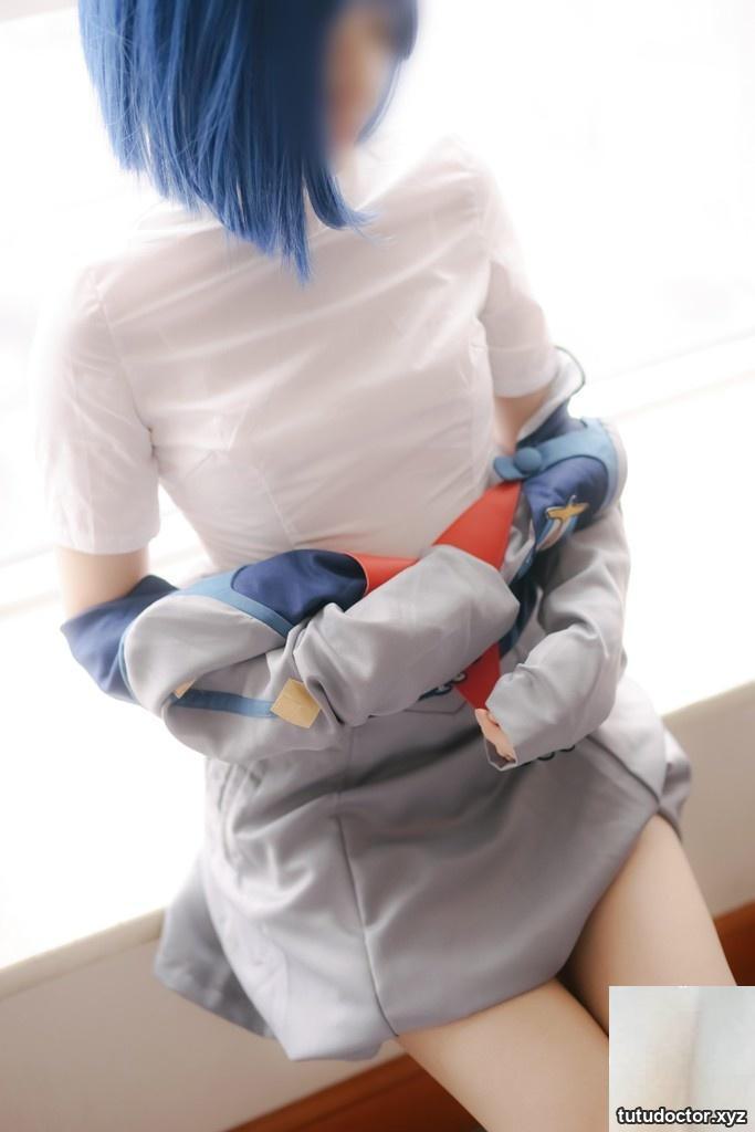 Photo of short-haired girl Berry Conscience · photo 14 of 21