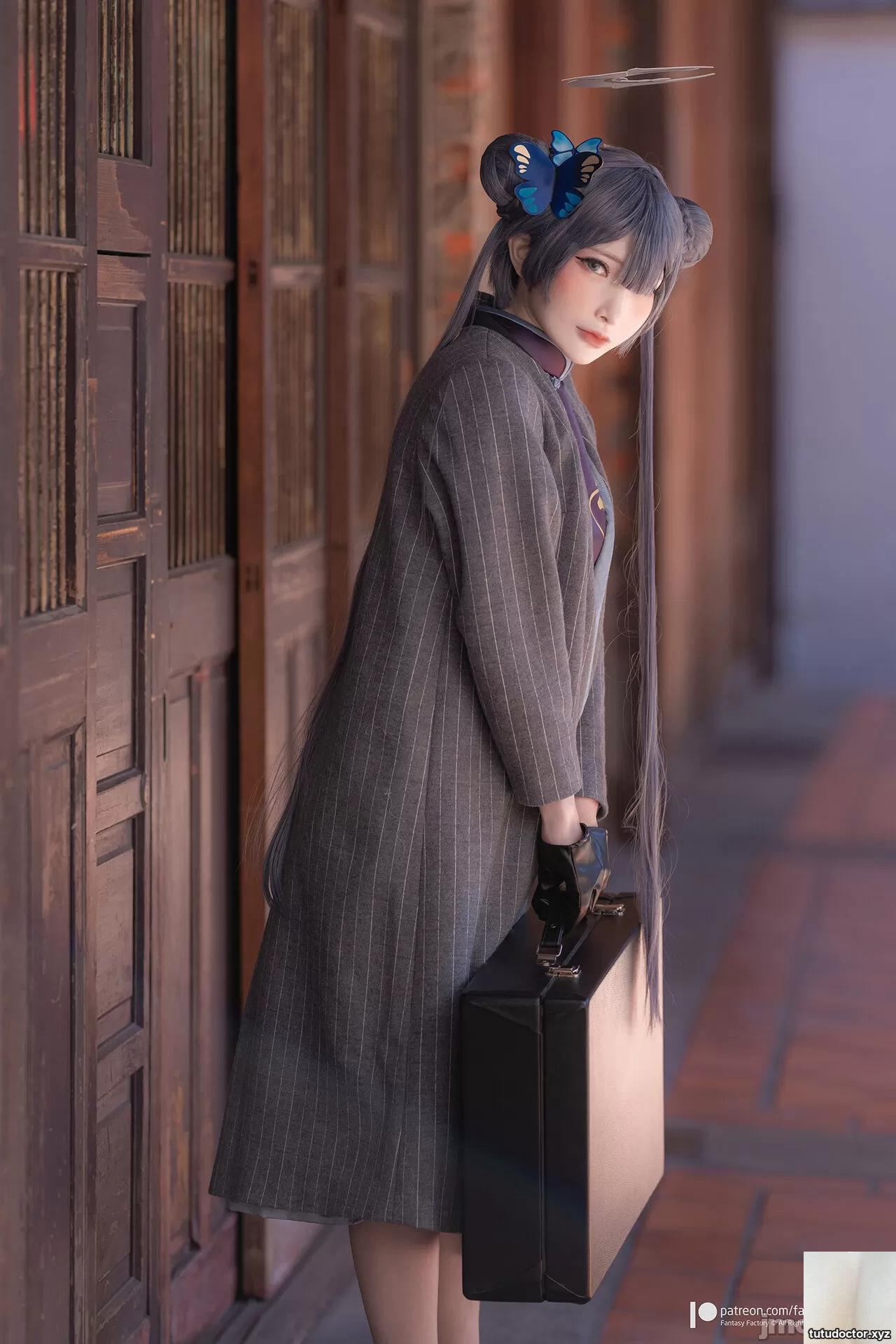 Kisaki – Blue Aka + Black Erotic Clothes · photo 9 of 16