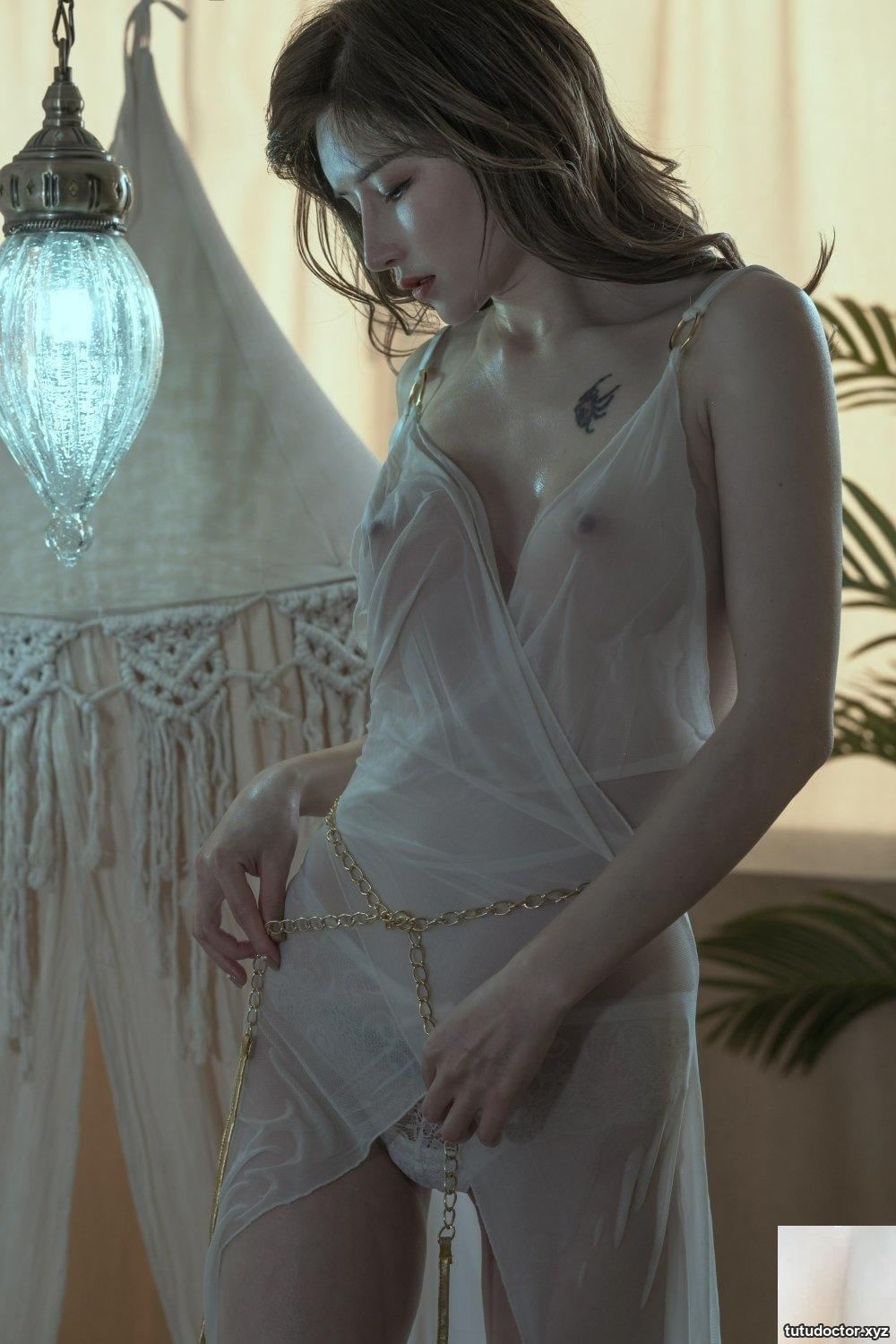 Lu eight-year-old baby – divine girl + see-through mesh · photo 7 of 20