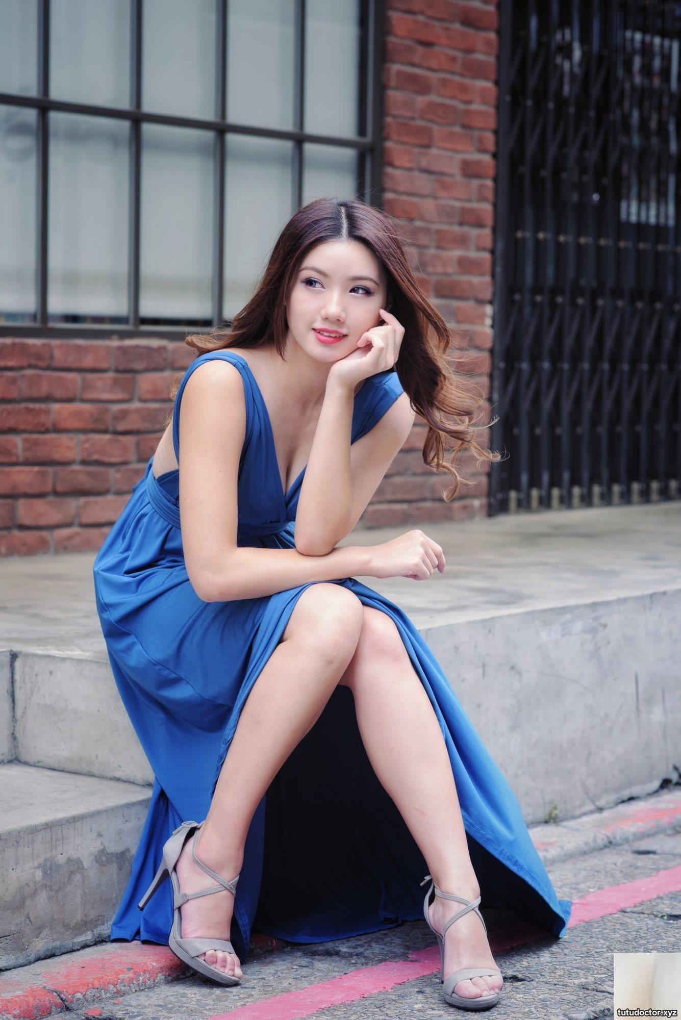 (Amateur Photo) Girl Next Door 2018.12.25 Zhang Lunzhen Beautiful Legs and High Heels (79P)
