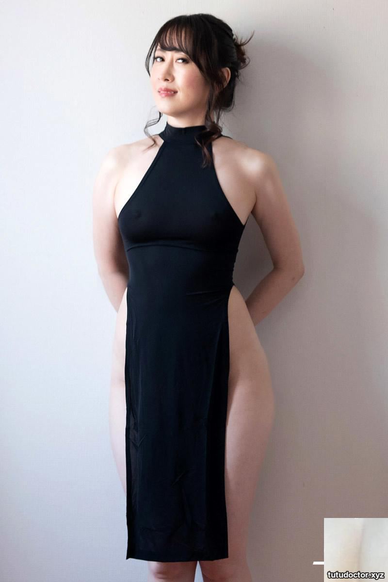 (Nagisa Shinohara) A female friend of Tono Miki (28P)