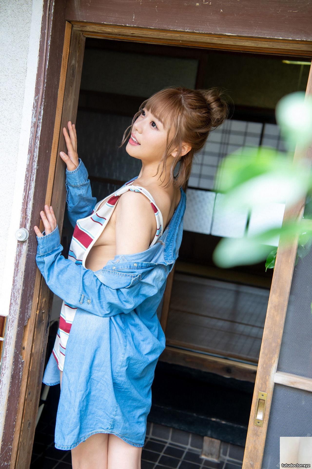 Mao Hamasaki: Gravure photo collection · photo 29 of 48