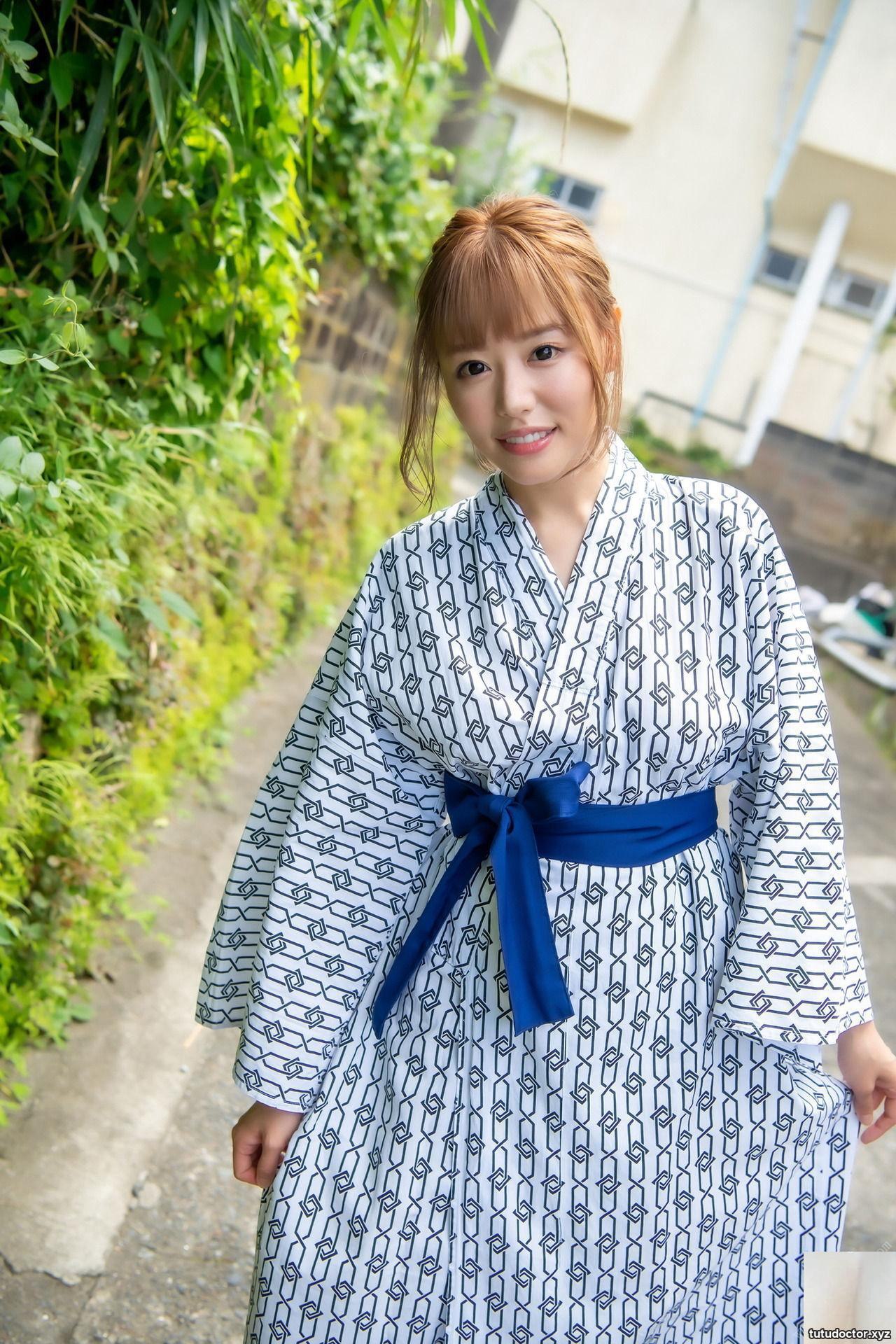 Mao Hamasaki: Gravure photo collection · photo 43 of 48