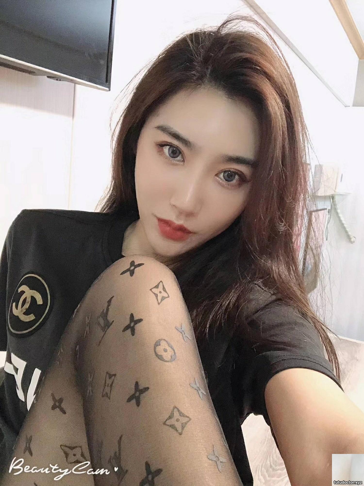 (Online collection) Welfare girl Lin Zilin’s micro-circle beautiful legs collection 1 (71P)