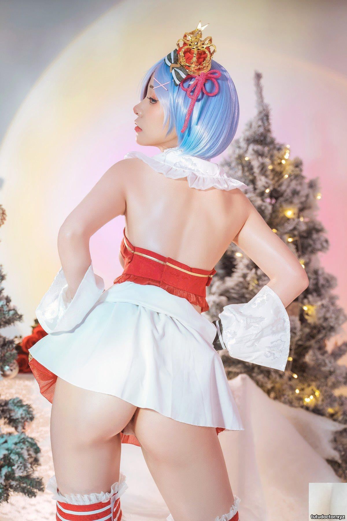 Explosive Girl Nya Xiaoji Cosplay Re: Christmas from Scratch · photo 20 of 31