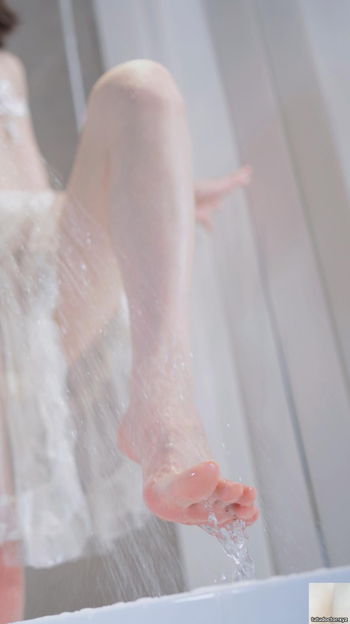 (Online collection) Welfare girl Zenyuan Xun’s “Bathroom” VIP exclusive (29P)