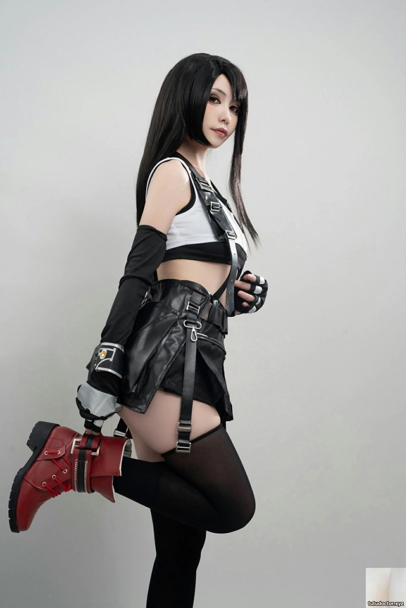 Explosive Girl Meow Kat – Final Fantasy 7 Tifa · photo 2 of 14
