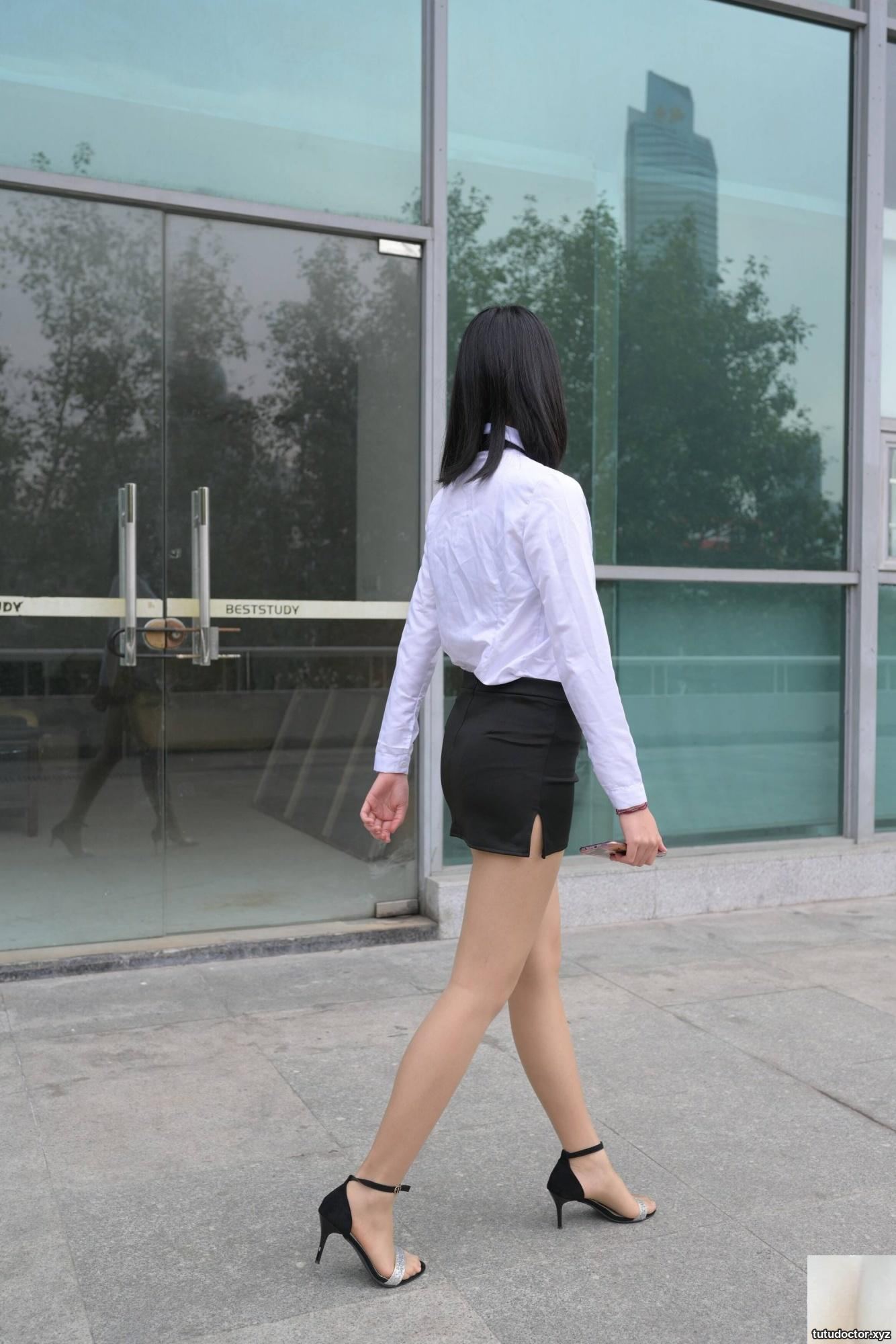 Chengsheng Street Photography Mall sells beautiful womens · photo 5 of 26