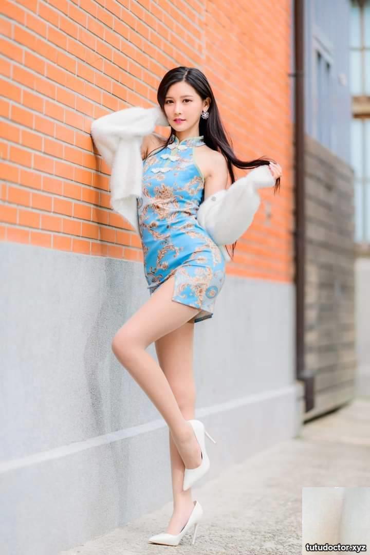 Xu Xiaobao’s beautiful legs