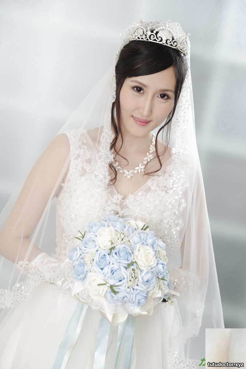 Angelia Mizuki: Angelia Mizuki is my bride in a transparent wedding dress.