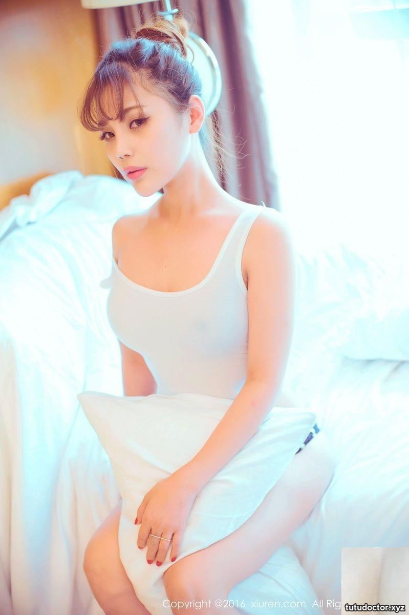 Young model Zhou Yurans high-cut swimsuit and busty underwear · photo 7 of 17
