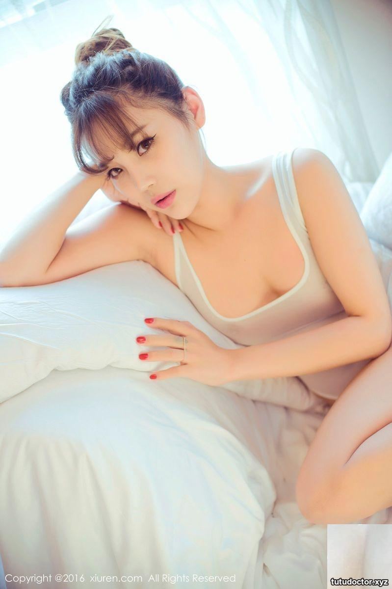 Young model Zhou Yurans high-cut swimsuit and busty underwear · photo 10 of 17