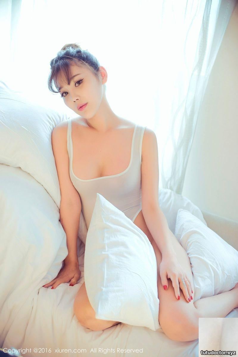 Young model Zhou Yurans high-cut swimsuit and busty underwear · photo 11 of 17
