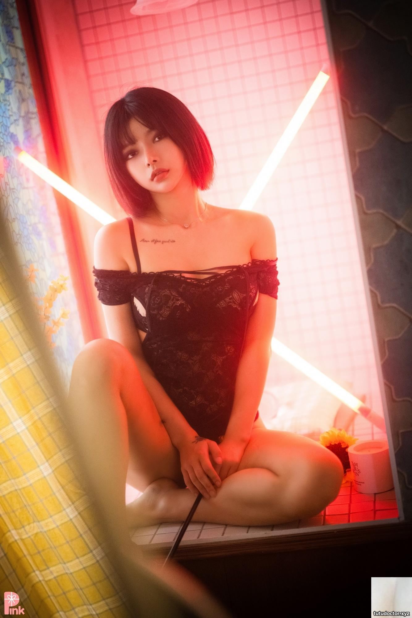 U.Hwa – Mood Black · photo 10 of 27