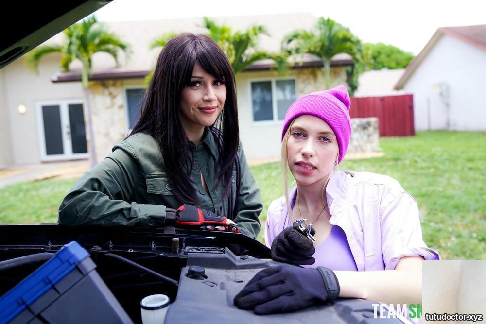 Jun 29, 2025 – Khloe Kapri & Penelope Reed – Stepmom]s Nipple · photo 34 of 106