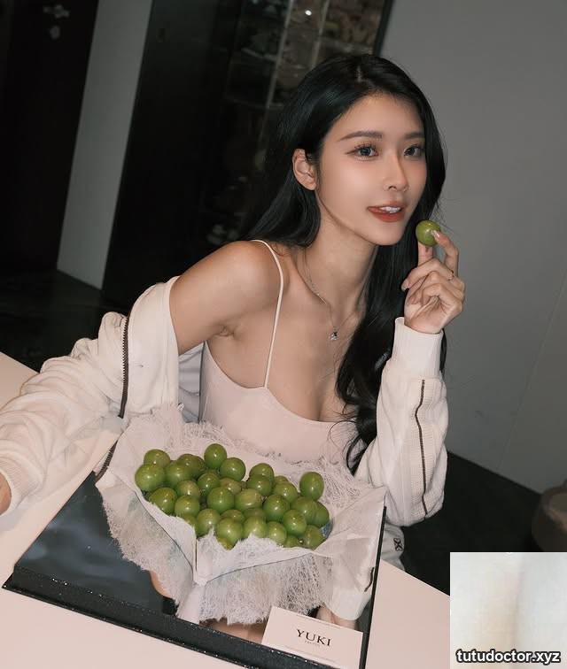 Doris Yang Celebrity Face Two-Dimensional Body · photo 3 of 8