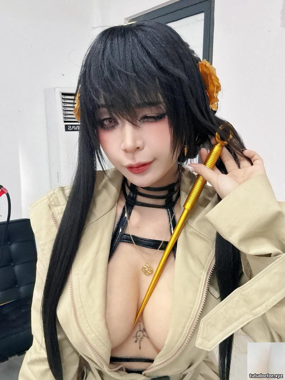 UmekoJ – Yor Forger Thorn Princess – Spy x Family · photo 79 of 82