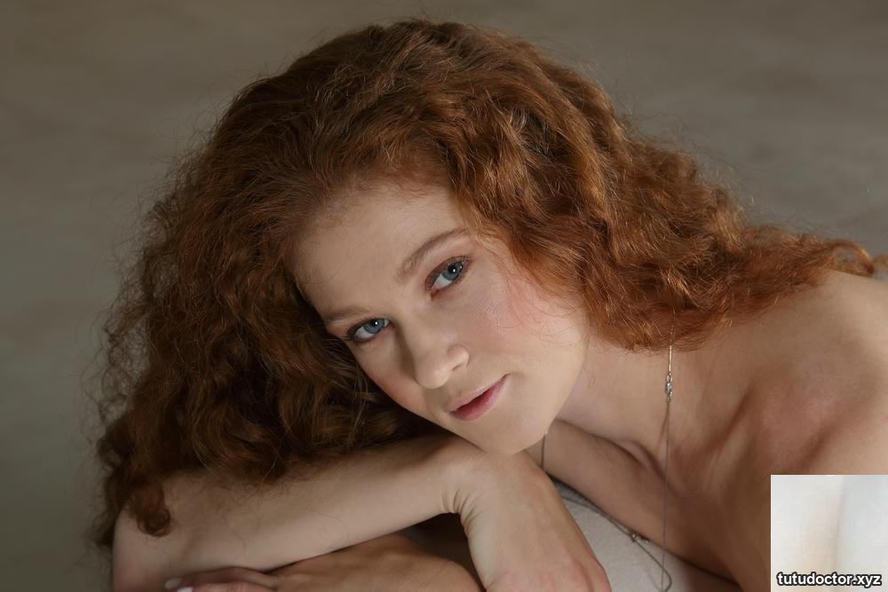 Jun 26, 2025 – Foxy Sofilie – Crimson Contrast · photo 92 of 92
