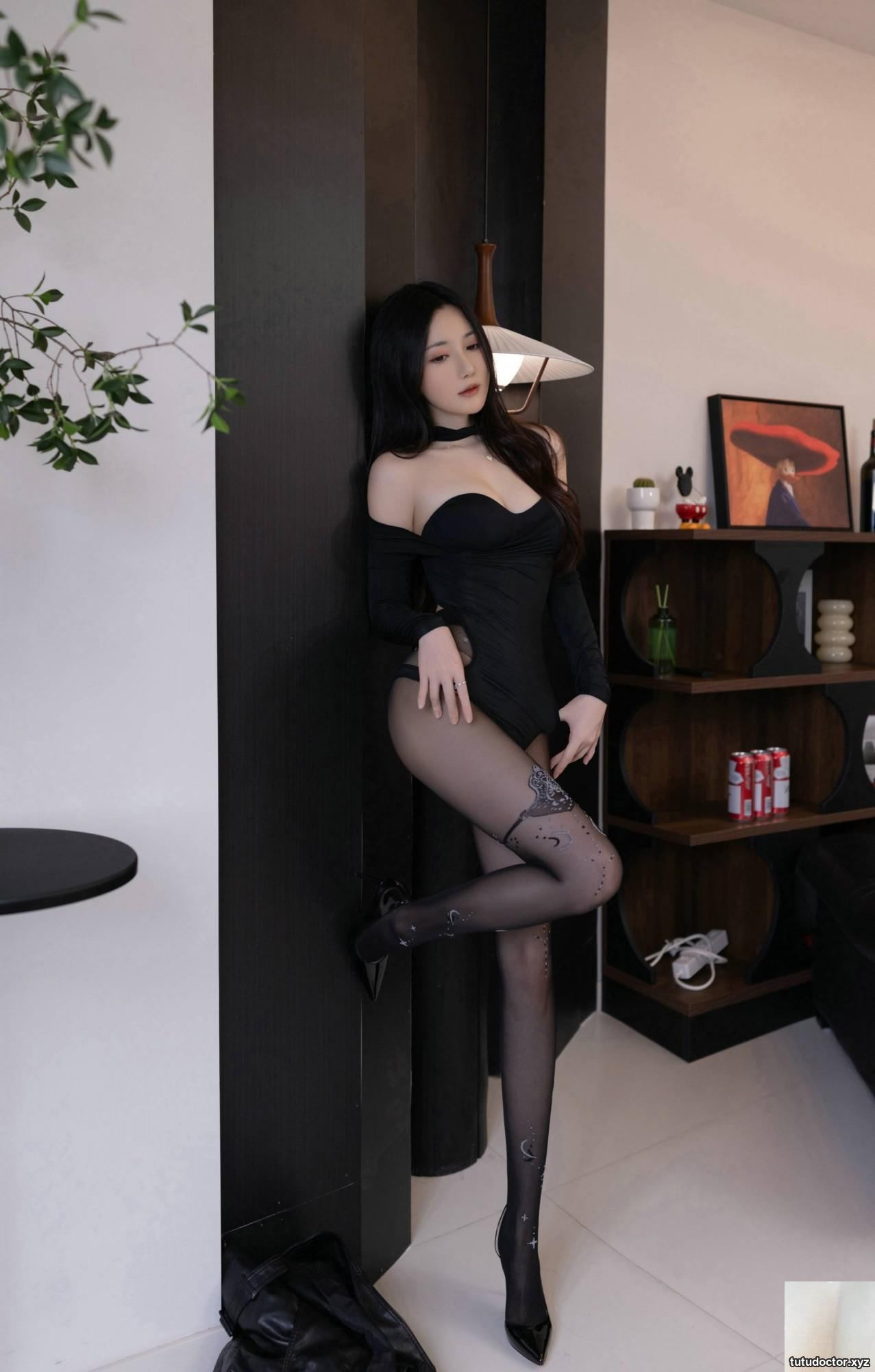 XiuRen beautiful model Caviar Star and Moon · photo 20 of 95