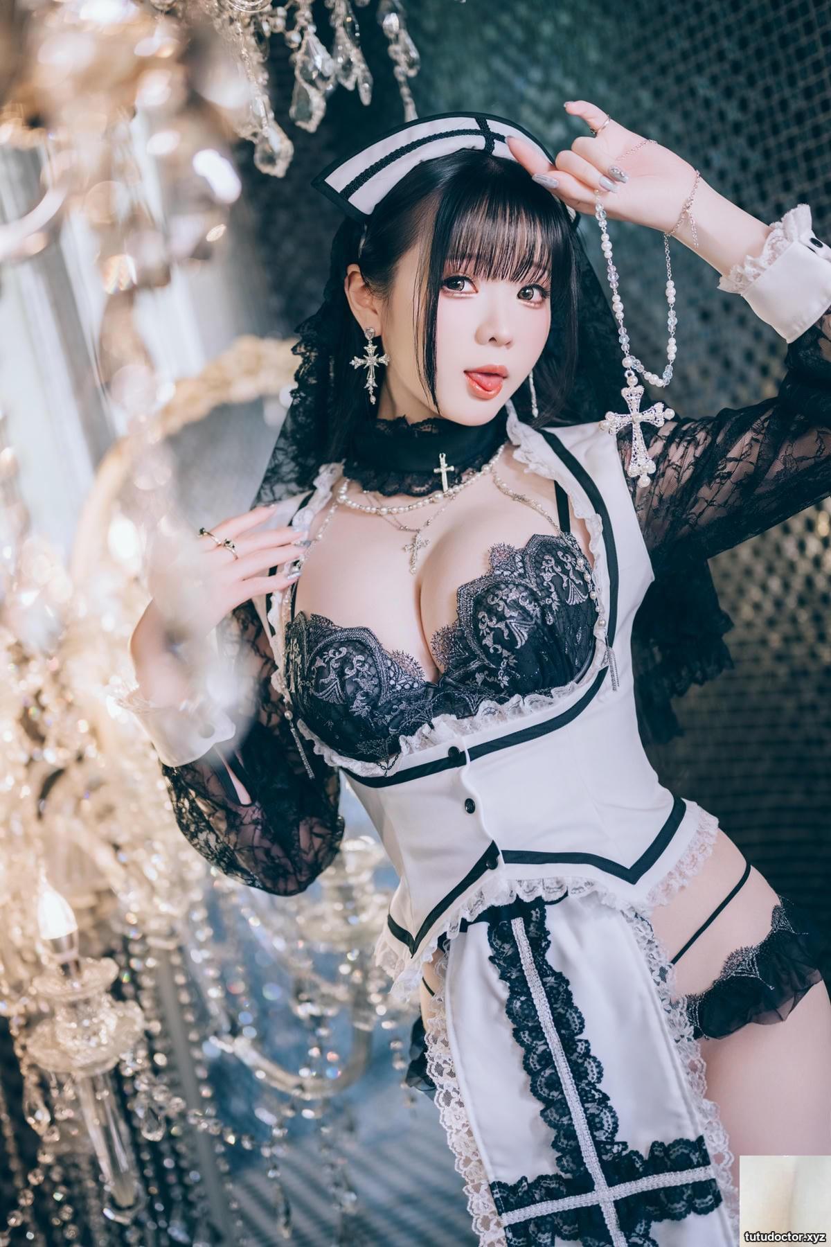 Frost Moon Shimo – Holy Church Confession Night · photo 9 of 60